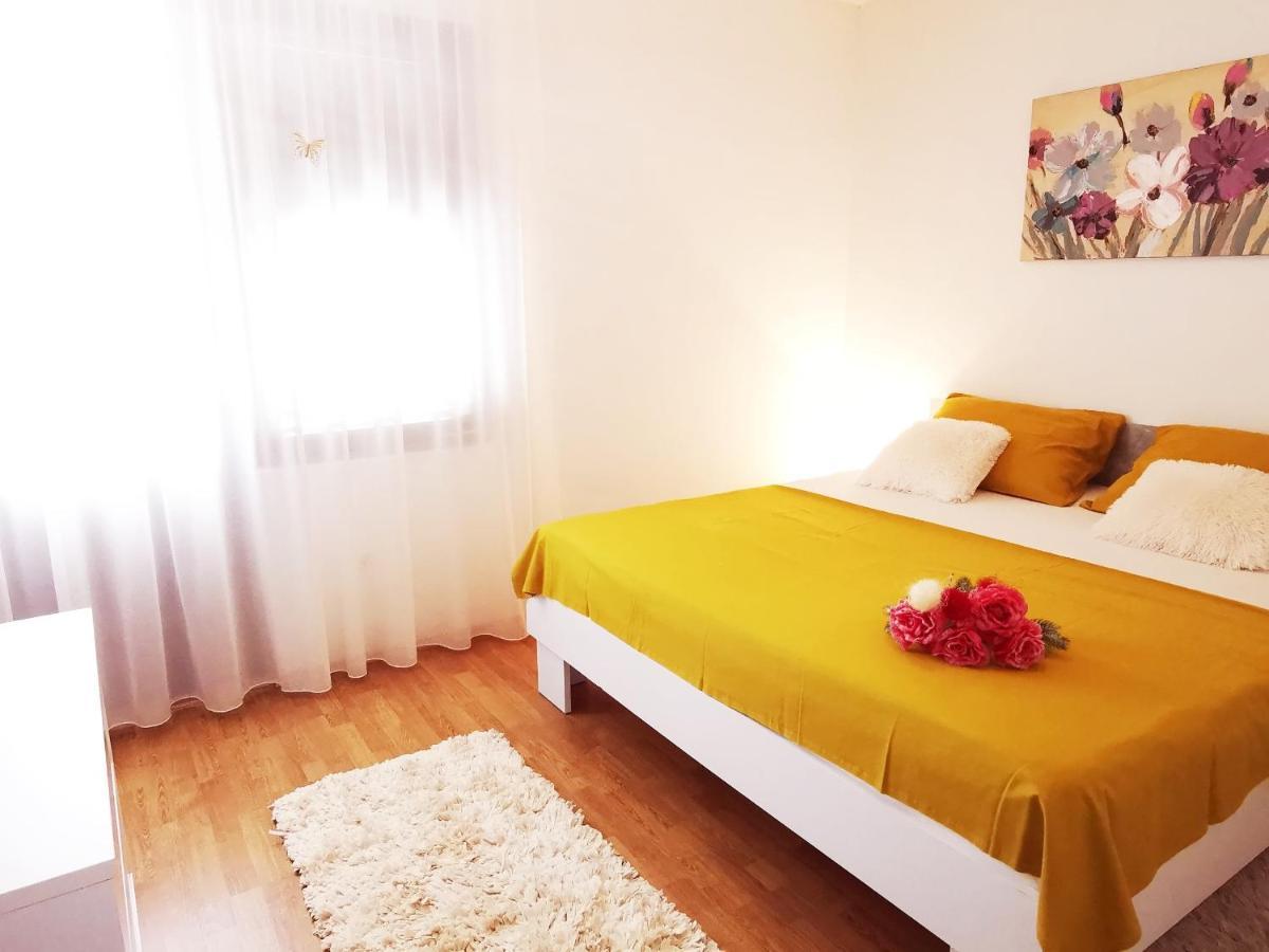 Apartment Ivan มารีนา ภายนอก รูปภาพ